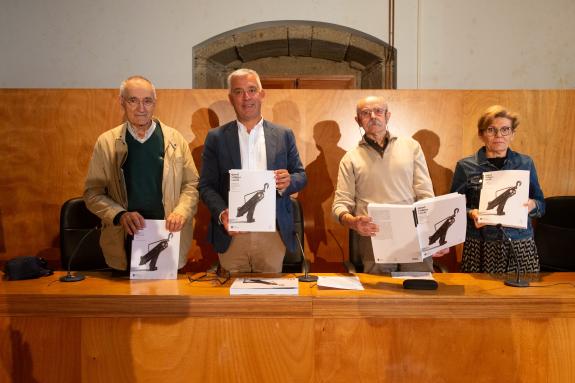 Imaxe da nova:Valentín García destaca o “valor filolóxico e didáctico” da obra ‘Contribución á nomenclatura galega das aves’ de Xosé Manuel Penas