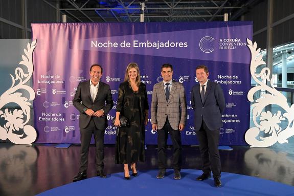Imagen de la noticia:La Xunta asiste a la 2ª Noche de Embajadores organizada por A Coruña Convention Bureau para destacar la apuesta por el turis...