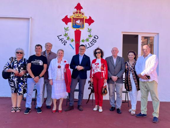 Imagen de la noticia:A Xunta enxalza o papel do `Lar Gallego de Avilés´ na divulgación da idiosincrasia galega e como punto de encontro da comuni...