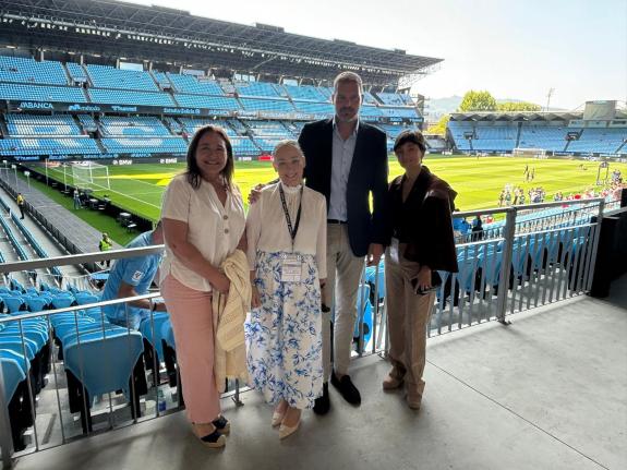Imagen de la noticia:López Campos visita el estadio de Balaídos antes de presenciar el partido del Celta de Vigo