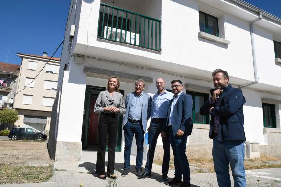 Imaxe da nova:Fabiola García salienta o investimento de 240.000 euros no novo punto de encontro familiar de Verín, que abrirá a principios do vin...