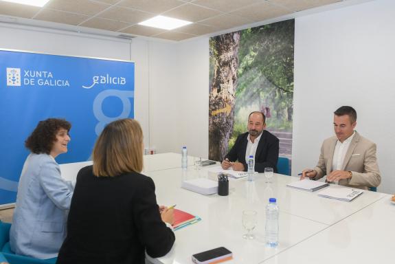 Imagen de la noticia:La Xunta trabaja en un marco normativo para que Santiago gestione e implante su tasa turística