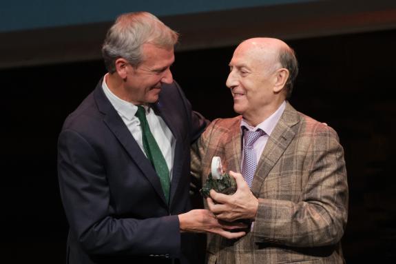 Imagen de la noticia:Rueda destaca el Grupo Coren como una de las mayores cooperativas agroalimentarias de Europa y un ejemplo de innovación y li...