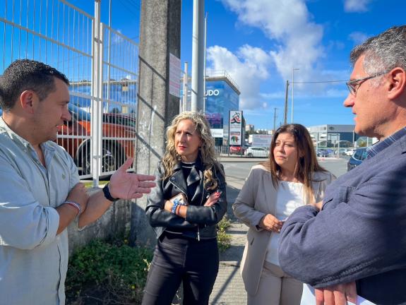 Imagen de la noticia:La Xunta contribuye con 70.000 euros al acondicionamiento de aceras y aparcamiento en el polígono de A Gándara, en Narón