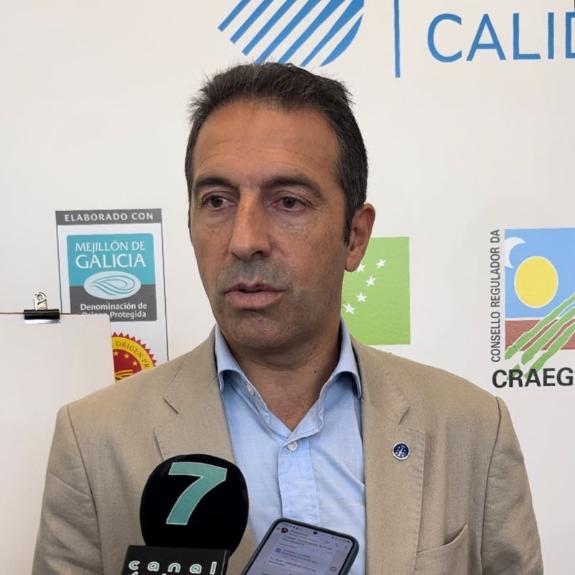 Imagen de la noticia:Villares señala la mala negociación de las TAC en Bruselas como la principal causa de que la flota esté amarrada