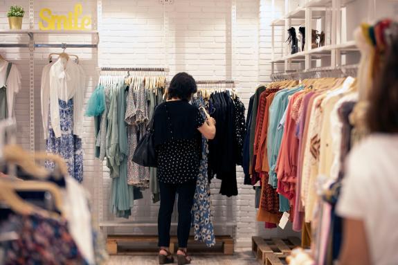 Imagen de la noticia:La Xunta convoca los Premios del Comercio Gallego 2024 para reconocer la labor de los profesionales del sector y contribuir ...