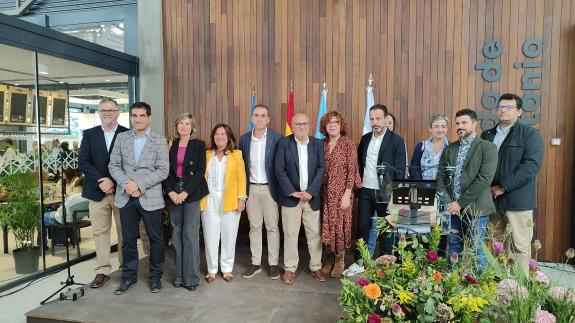 Imagen de la noticia:La Xunta destaca el potencial del Mercado Municipal de Tui en la innovación y dinamización del comercio local