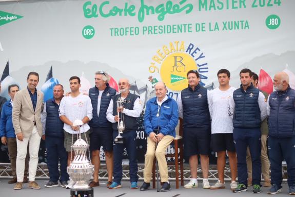 Imagen de la noticia:Alfonso Villares asiste  al acto de entrega de premios del Campeonato de España de la clase 6mR