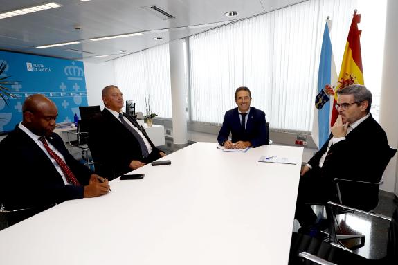 Imaxe da nova:Alfonso Villares estreita lazos institucionais e económicos pesqueiros cos países de Arxentina e Namibia