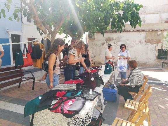 Imaxe da nova:A Xunta presenta en Alacante o seu proxecto ‘Enredadas’ de fomento da diversificación do oficio tradicional das redeiras galegas