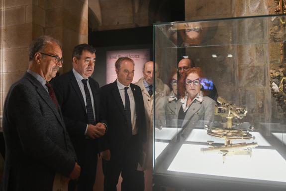 Imaxe da nova:Unha mostra da Xunta e da Real Academia Galega de Ciencias homenaxea ao matemático Rodríguez no bicentenario do seu falecemento