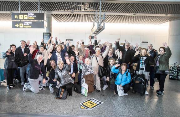 Imaxe da nova:O secretario xeral da Emigración dá a benvida aos maiores do exterior que participan no programa ‘Reencontros con Galicia’