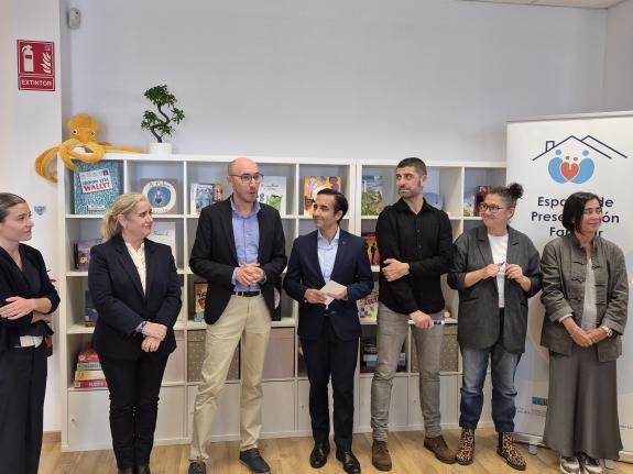 Imaxe da nova:A Xunta destaca o labor dos espazos de preservación familiar para os menores en risco na inauguración dun novo local en Ferrol