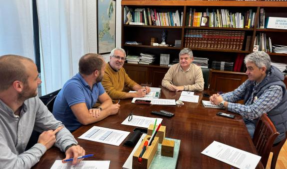 Imaxe da nova:A Xunta avalía coa Asociación Forestal de Galicia a positiva incidencia das axudas da consellería do Medio Rural neste sector