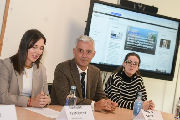 Imaxe da nova:A enquisa do IGE pon de manifesto que 7 de cada 10 persoas se comunican en galego