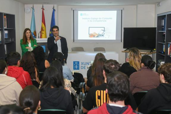 Imaxe da nova:A Xunta avanza na colaboración cos centros educativos para trasladar á mocidade a normativa e os dereitos en materia de consumo