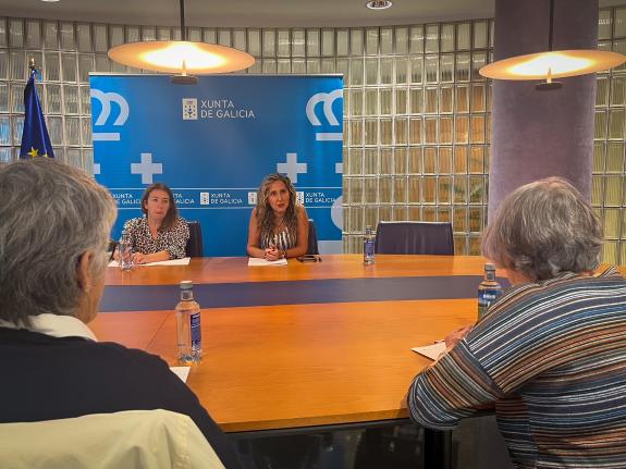 Imaxe da nova:A delegada territorial da Xunta aborda coa directiva de Asfedro algunhas das iniciativas que a entidade ten previsto poñer en march...