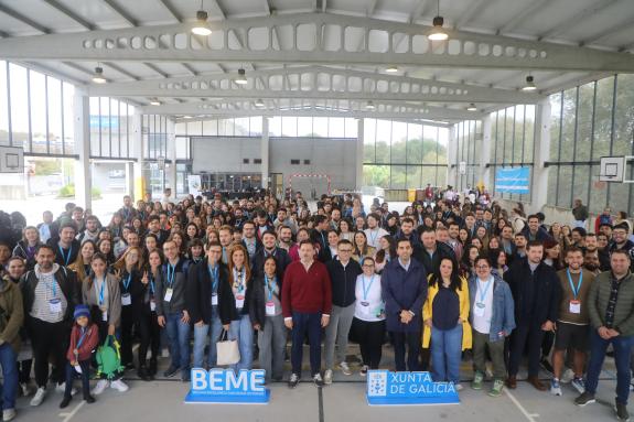 Imaxe da nova:A Xunta reforzará en 2025 o programa de Bolsas BEME para a mocidade galega do exterior, ampliando o orzamento e incorporando estudo...