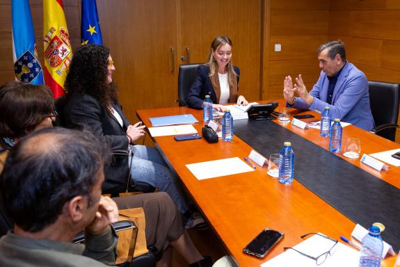 Imagen de la noticia:La Xunta estudia nuevas colaboraciones con la Federación Gallega de Baloncesto en materia de igualdad y lucha contra la viol...