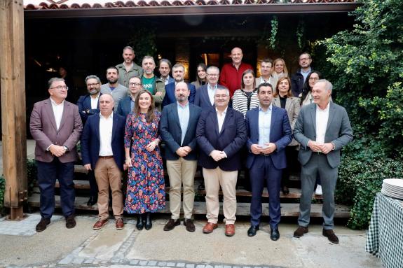 Imaxe da nova:Xosé Merelles salienta o atractivo turístico do Salnés, que recibiu un 13% máis de viaxeiros este ano