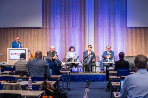 Imagen de la noticia:La Xunta presenta en Finlandia su modelo para el desarrollo de la inteligencia artificial