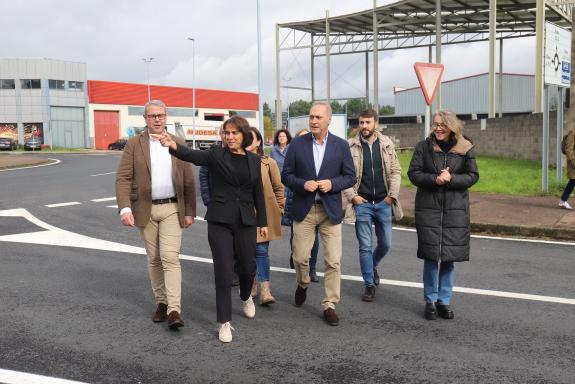 Imagen de la noticia:La Xunta invierte cerca de 120.000 euros en la mejora de las infraestructuras viarias del parque empresarial Área 33