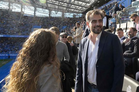 Imagen de la noticia:Diego Calvo y Miguel Corgos asisten al partido del Deportivo de A Coruña frente al Rácing de Santander