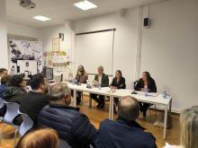 Valentín García destaca a importancia da tradición oral na presentación do libro ‘Avó, cóntame aquel de...’ 