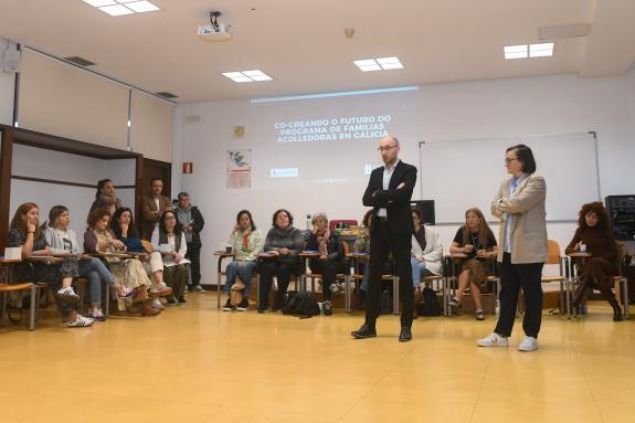 Imaxe da nova:A Xunta reúnese co persoal técnico de infancia para tratar novas propostas de mellora do Programa galego de Familias Acolledoras