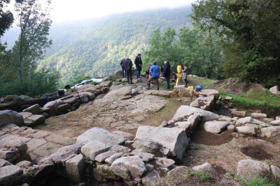 Imagen de la noticia:La Xunta realiza nuevos sondeos y acondiciona el yacimiento arqueológico de O Preguntoiro, en Pantón