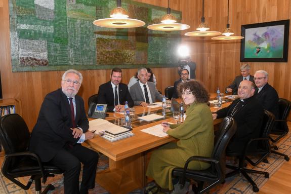 Imaxe da nova:A Xunta garante recursos para a constitución da Fundación do Panteón de Galegas e Galegos Ilustres