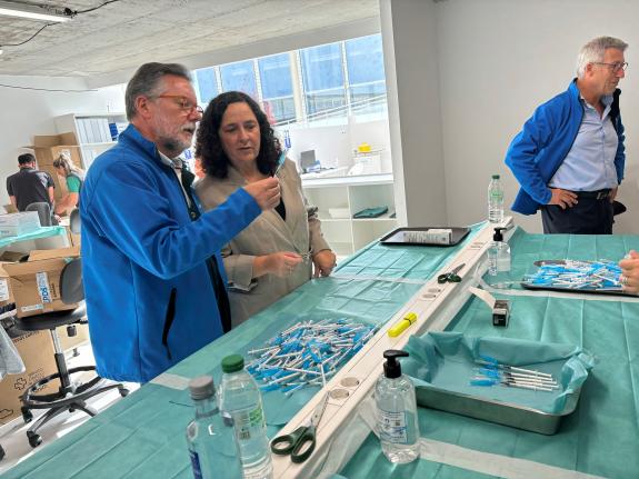 Imaxe da nova:Belén do Campo supervisa o comezo da campaña de vacinación da gripe e covid en EXPOCoruña para a área sanitaria da Coruña e Cee