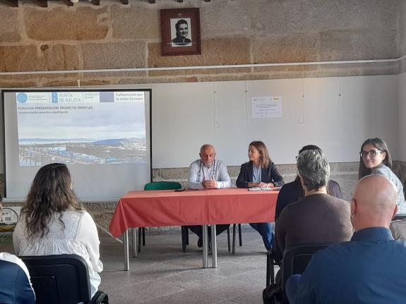 Imaxe da nova:A Consellería do Mar financia a dotación da lonxa de Bueu dunha nova máquina de clasificado de cefalópodos no marco do proxecto Ene...