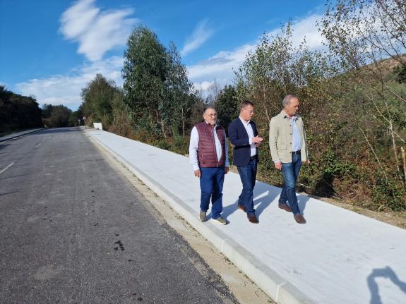 Imagen de la noticia:A Xunta inviste preto de 40.000 € na mellora das infraestruturas viarias do parque empresarial Racelo