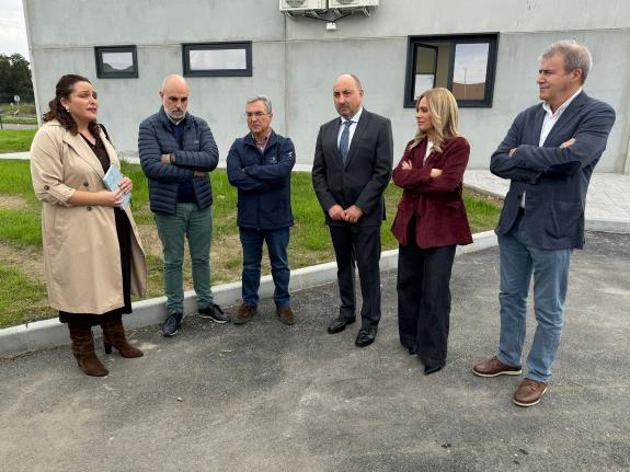 Imaxe da nova:O delegado territorial da Xunta en Ourense visita as obras do novo aparcadoiro para camións do polígono industrial de San Cibrao