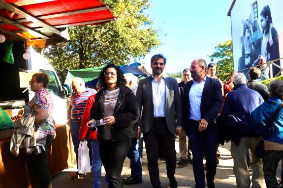Imaxe da nova: A Xunta participa na tradicional Feira de San Martiño de Teo