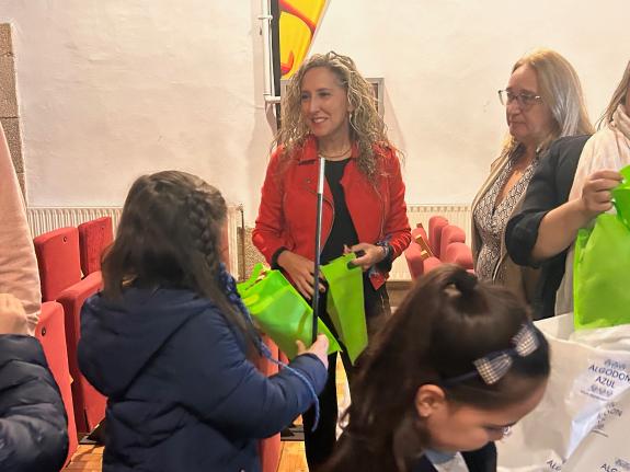 Imaxe da nova:A Xunta destaca a importancia de divulgar entre os máis pequenos os valores das rutas xacobeas