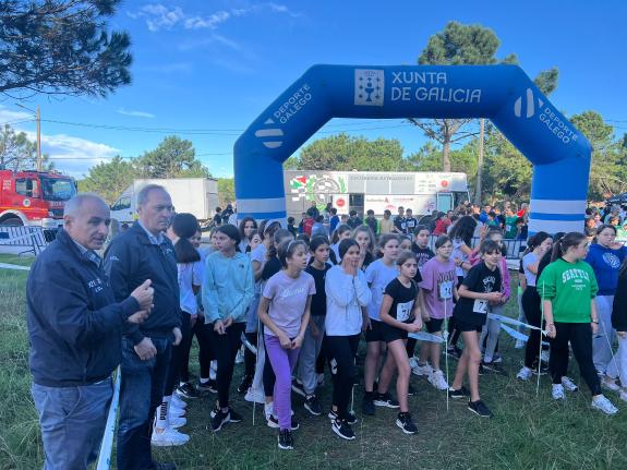 Imaxe da nova:Máis de 1.200 nenos e nenas compiten en Sanxenxo no Cross de Xogade