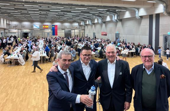 Imagen de la noticia:La Xunta reforzará en el 2025 la promoción de la artesanía y productos gallegos a través de la red de centros de la colectiv...