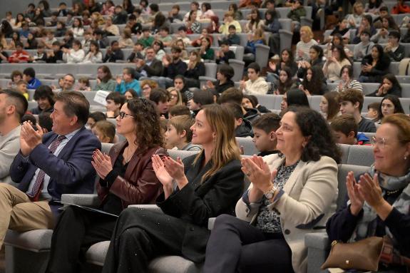 Imagen de la noticia:Fabiola García destaca no Día Mundial da Infancia a importancia de ter en conta a voz das nenas e nenos