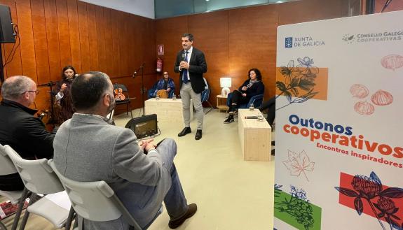 Imaxe da nova:A Xunta leva os seus ‘Outonos cooperativos’ á praza de abastos de Santiago para poñer en valor a fórmula cooperativa de cara á xera...