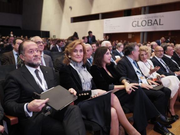 Imagen de la noticia:Lorenzana subraya que la competitividad de las empresas está vinculada a la descarbonización y a la implantación de las ener...