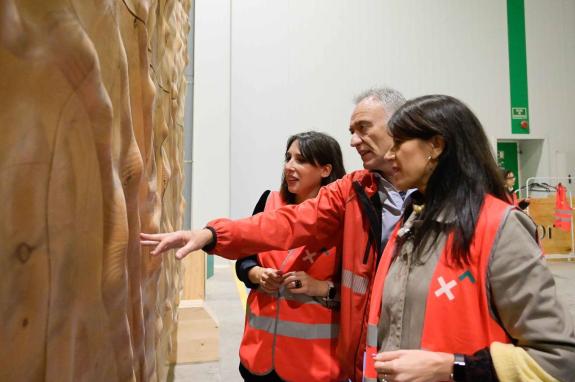 Imagen de la noticia:La Xunta subraya que la cadena forestal-madera representa el 12 % del empleo industrial y aboga por aprovechar los recursos ...