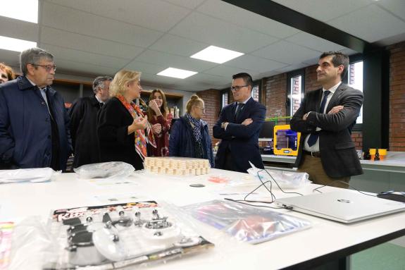 Imaxe da nova:A Xunta pon de relevo o labor do Instituto Galego do Consumo e da Competencia polo seu 30º aniversario e o liderado do seu laborato...