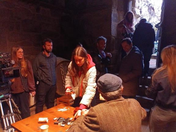 Imaxe da nova:O director de Industrias Culturais visita en Ribadavia a rodaxe da curta ‘As maos das pulpeiras’