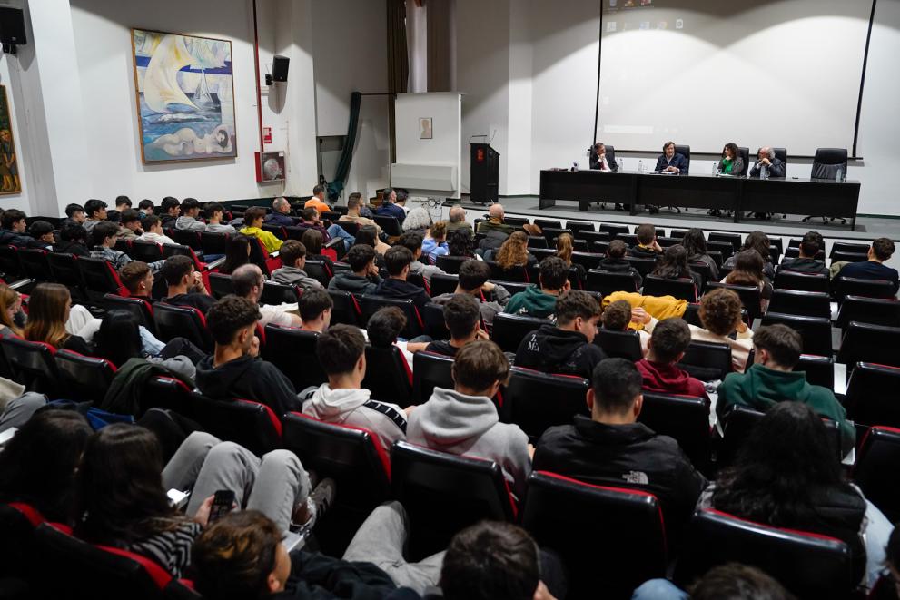 Imaxe 3 de 3 asociada á nova
