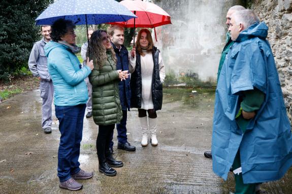 Imaxe da nova:Martina Aneiros anima aos alumnos do obradoiro dual ‘O Montón’ a aproveitar esta formación para mellorar a súa empregabilidade no s...