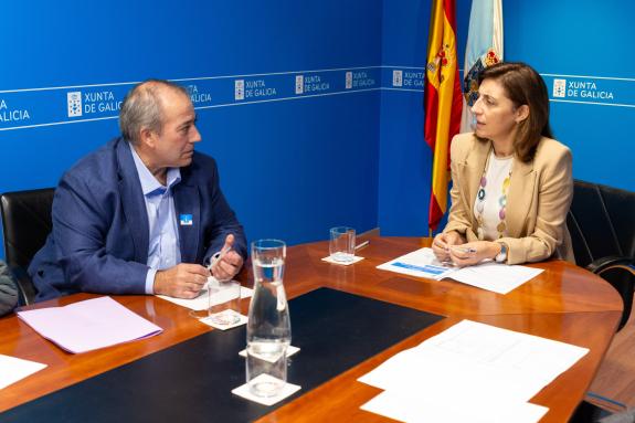 Imaxe da nova:Ángeles Vázquez e o alcalde de Campo Lameiro reúnense para abordar cuestións en materia de saneamento