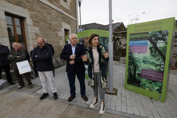 Imaxe da nova:Ángeles Vázquez pon en valor o compromiso co coidado da paisaxe e coa protección ambiental dos concellos recoñecidos coa Bandeira V...