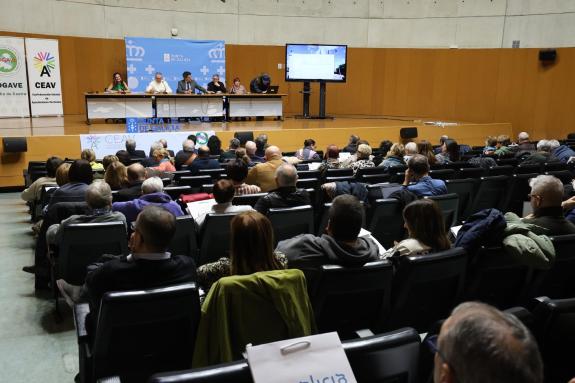 Imaxe da nova:Colectivos veciñais de todo o Estado debaten na sede da Xunta en Lugo sobre vivenda e transportes